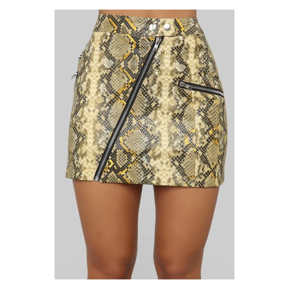 Fashion Nova Reptile Pattern Mini Skirt - Yellow and Black